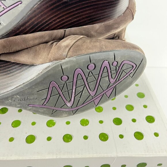 Earthies Chelsea Brown Suede Wedge Boots Size 10 M - Picture 11 of 16